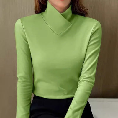 Evelyn - Elegant Turtleneck Fit